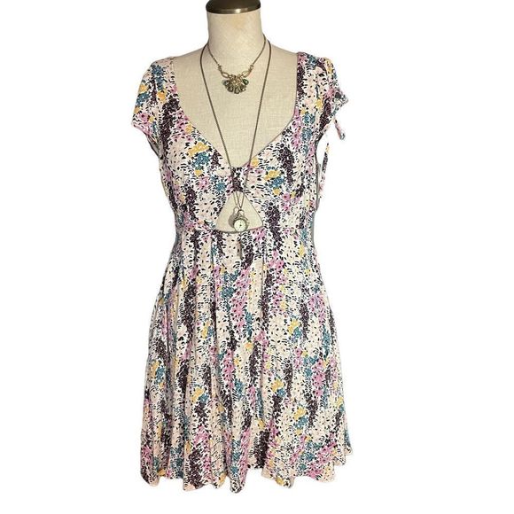 Free People Dresses & Skirts - Free People Miss Right Cutout Skater Dress, Ivory colorful floral/dot print xs